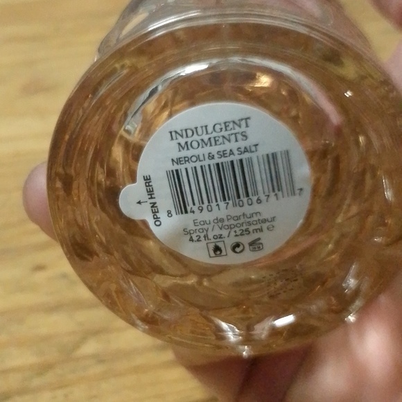 Barely Used Indulgent Moments Neroli & Sea Salt Eau De Pefum Spray - Picture 4 of 4